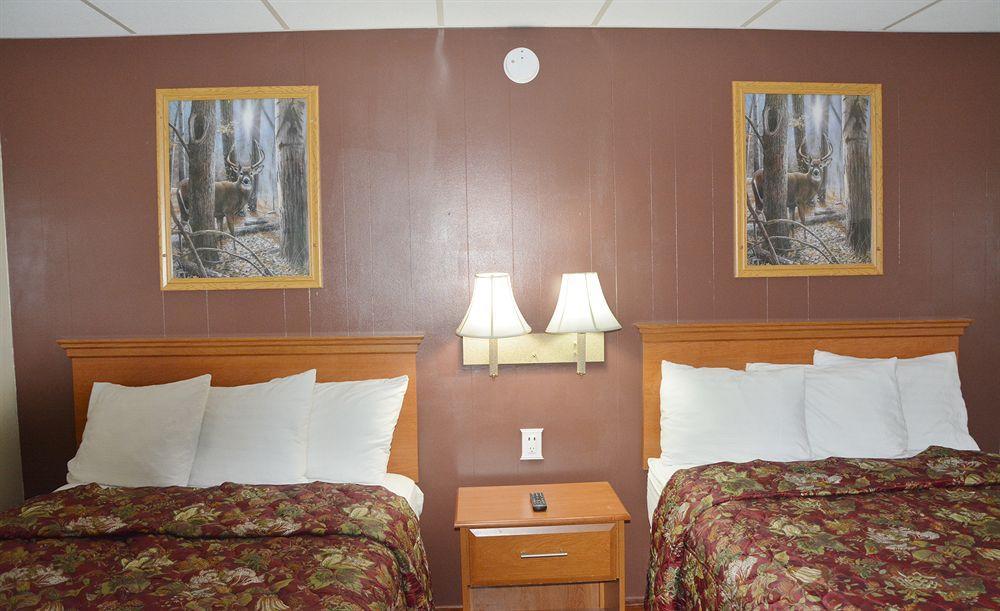 Budget Inn Marinette Exterior foto