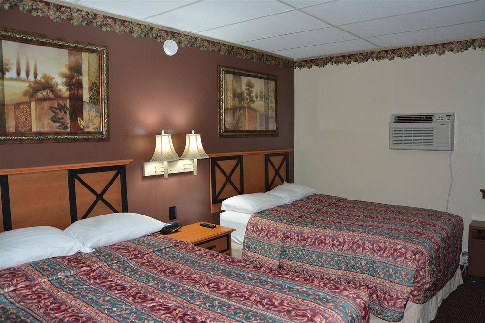 Budget Inn Marinette Exterior foto