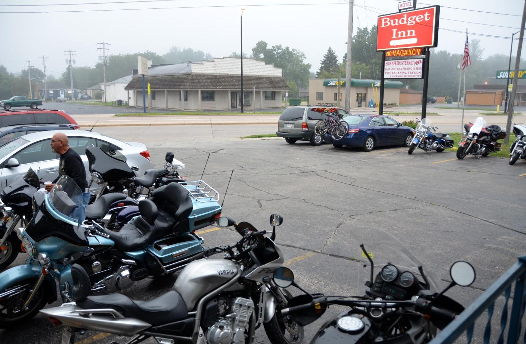 Budget Inn Marinette Exterior foto