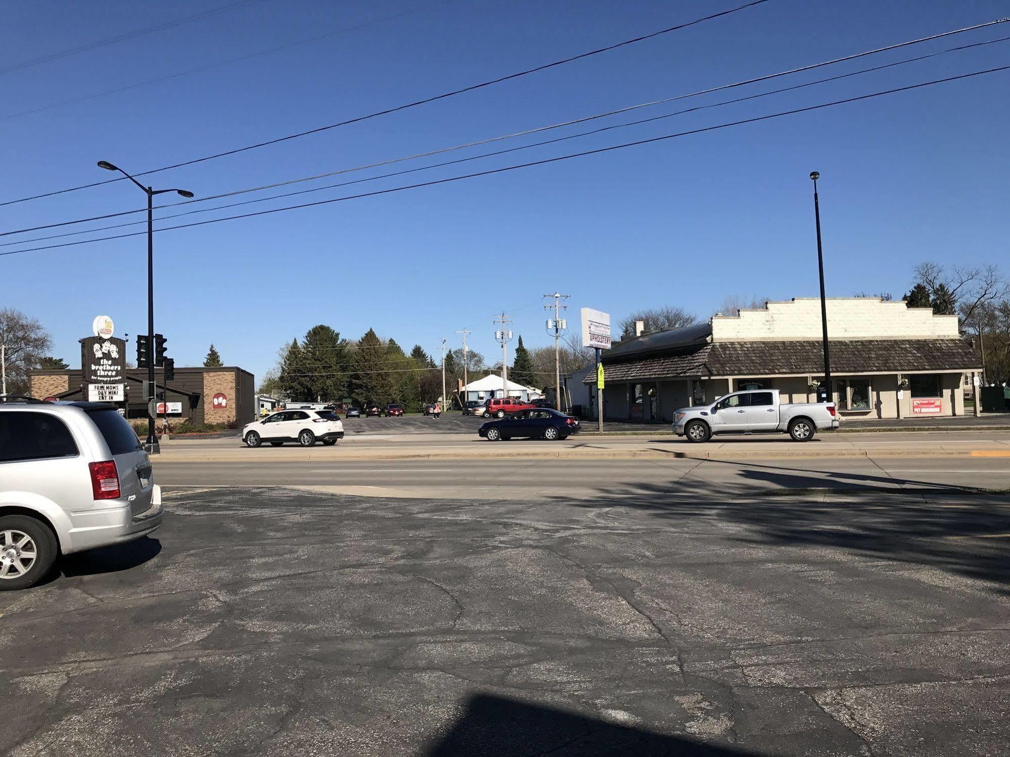 Budget Inn Marinette Exterior foto